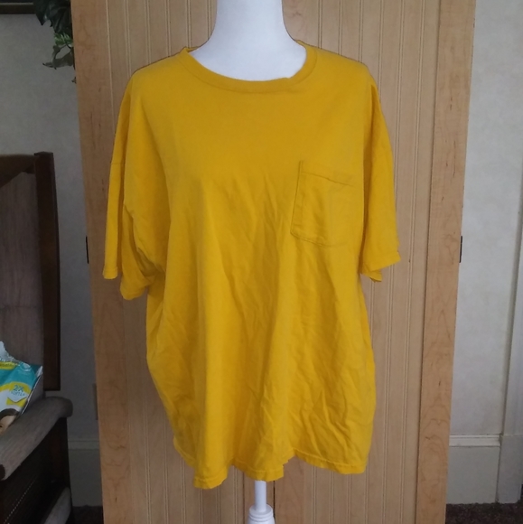 Russell Athletic Other - 🔴 Men's Russell Athletic Mustard Colored T'Shirt